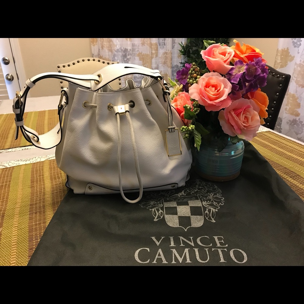 ❌SOLD❌ 💯 Authentic Vince Camuto Bucket Bag